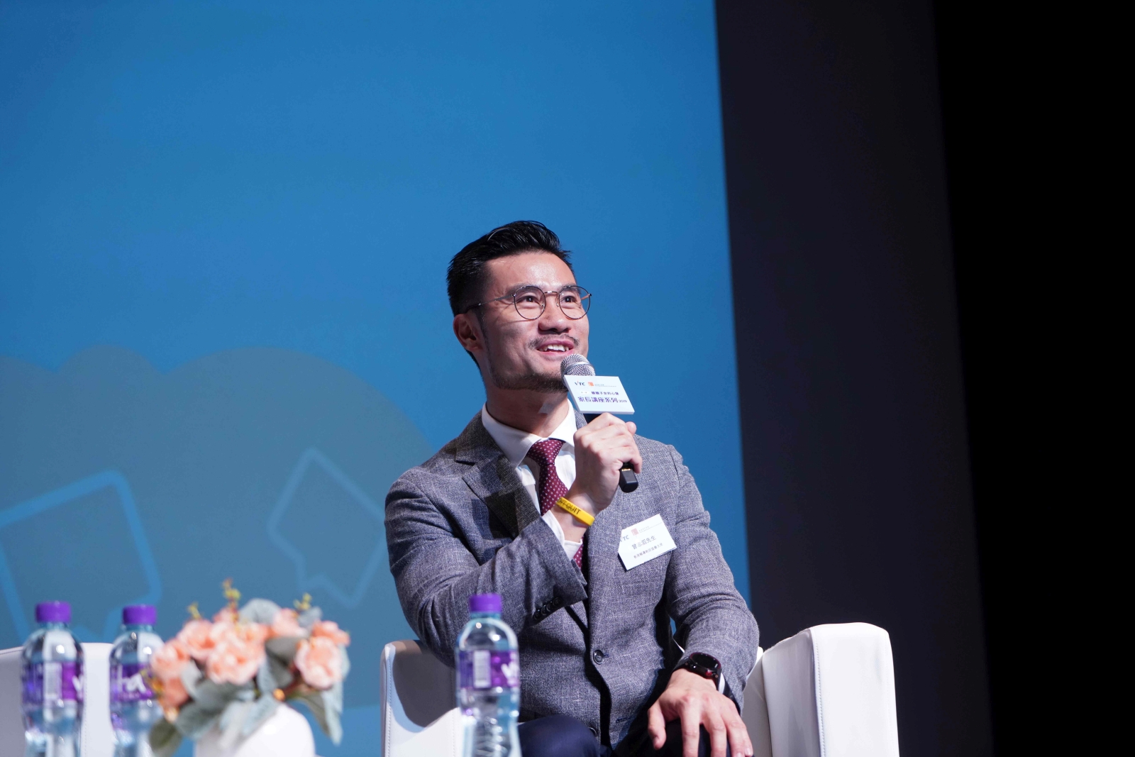 「停一停…聽聽子女的心聲」家長講座2021
助家長與子女一同規劃文憑試升學路（6月5、19日）